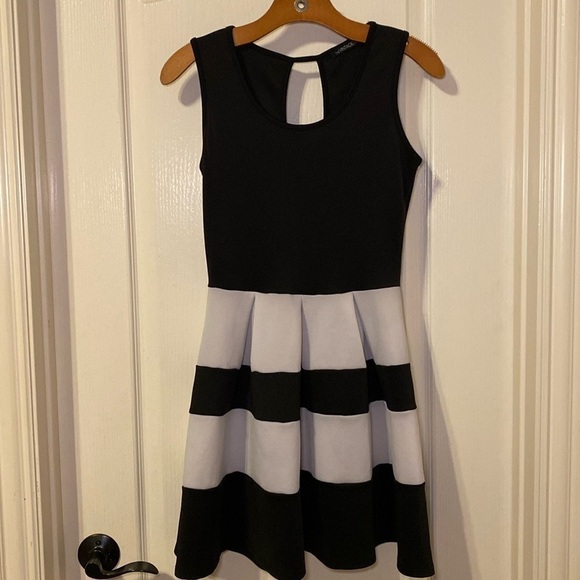 The Vintage Shop Dresses & Skirts - The Vintage Shop Black and White Skater Mini Dress Size Medium EUC
